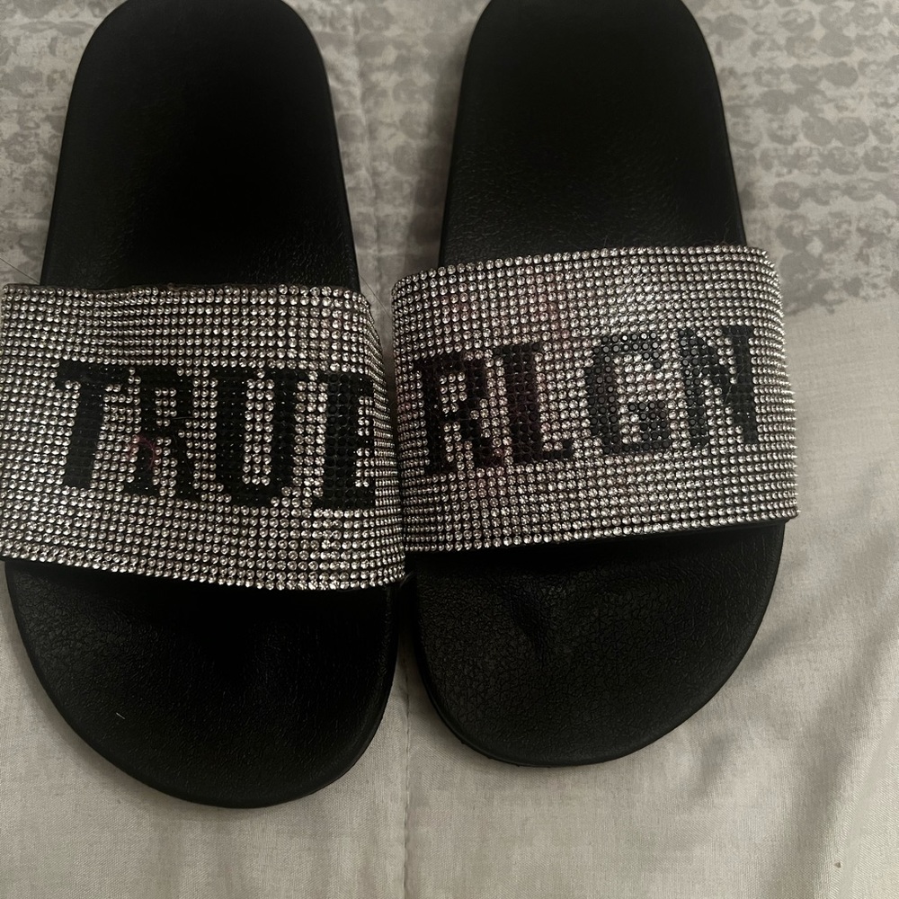 Brand new TRUE RELIGION SLIDES